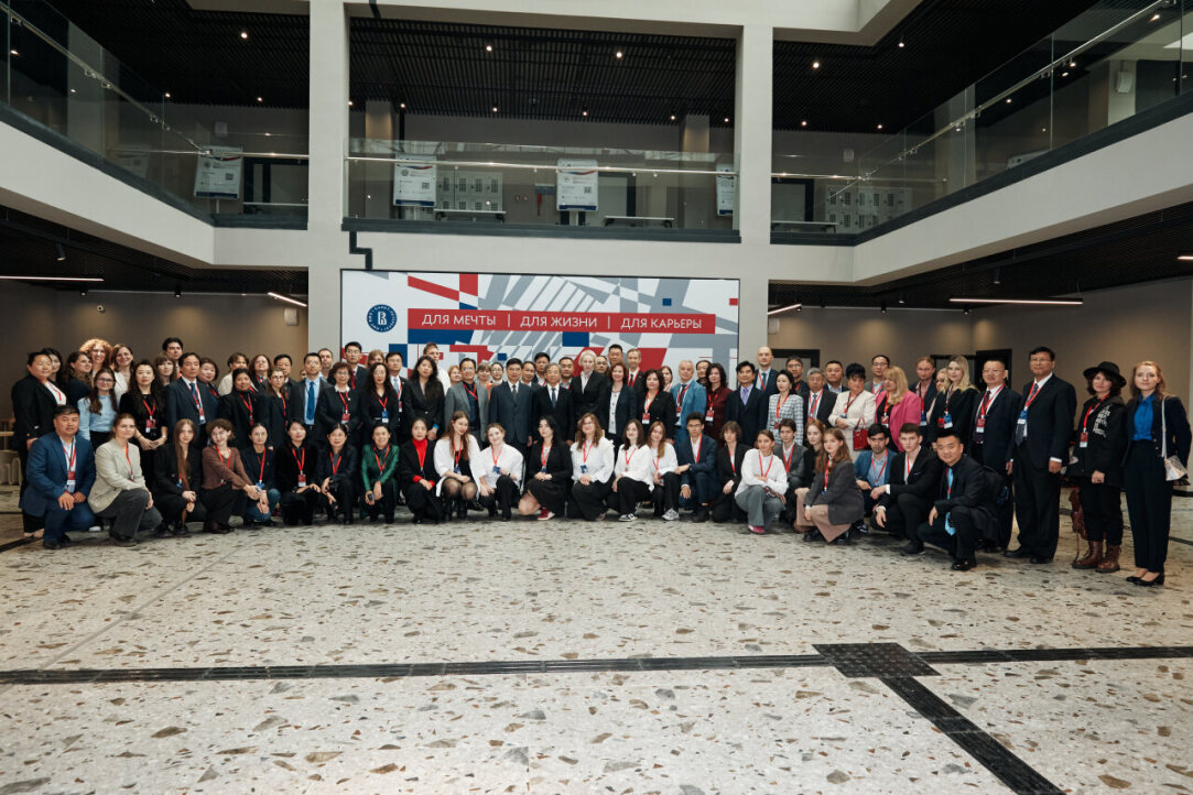 Russian–Chinese Forum at HSE University–St Petersburg Provides Platform to Discuss Best Practices of AI Use